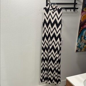 Sleeveless Black & White Chevron Maxi Dress